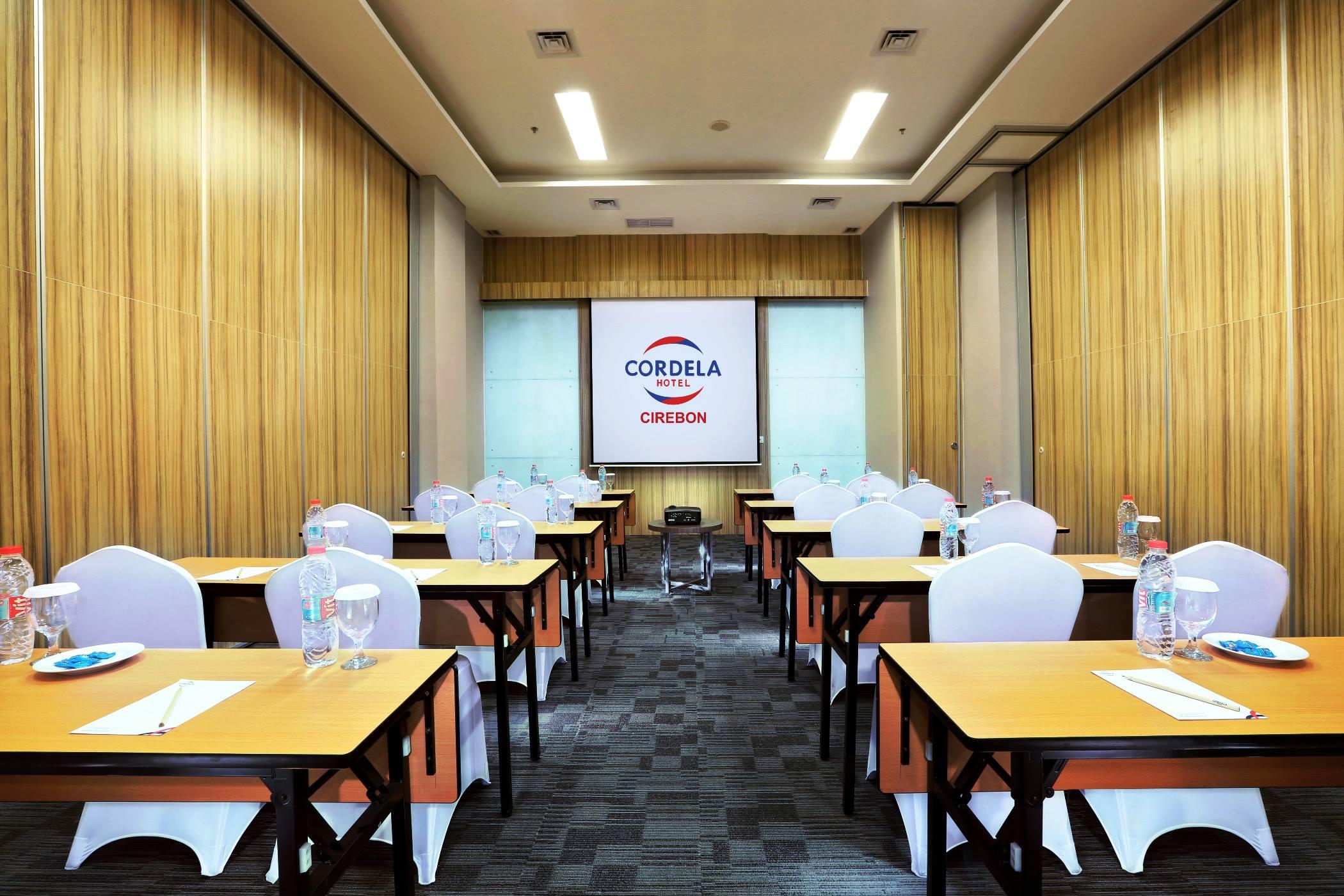 Cordela Hotel Cirebon Eksteriør billede