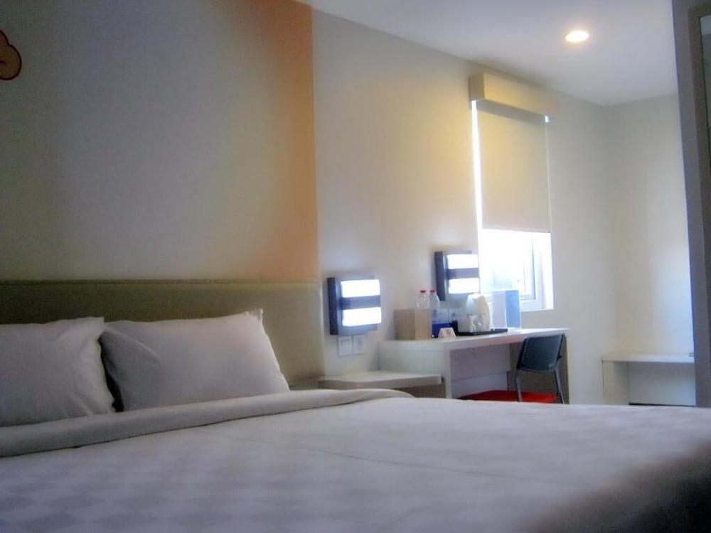 Cordela Hotel Cirebon Eksteriør billede
