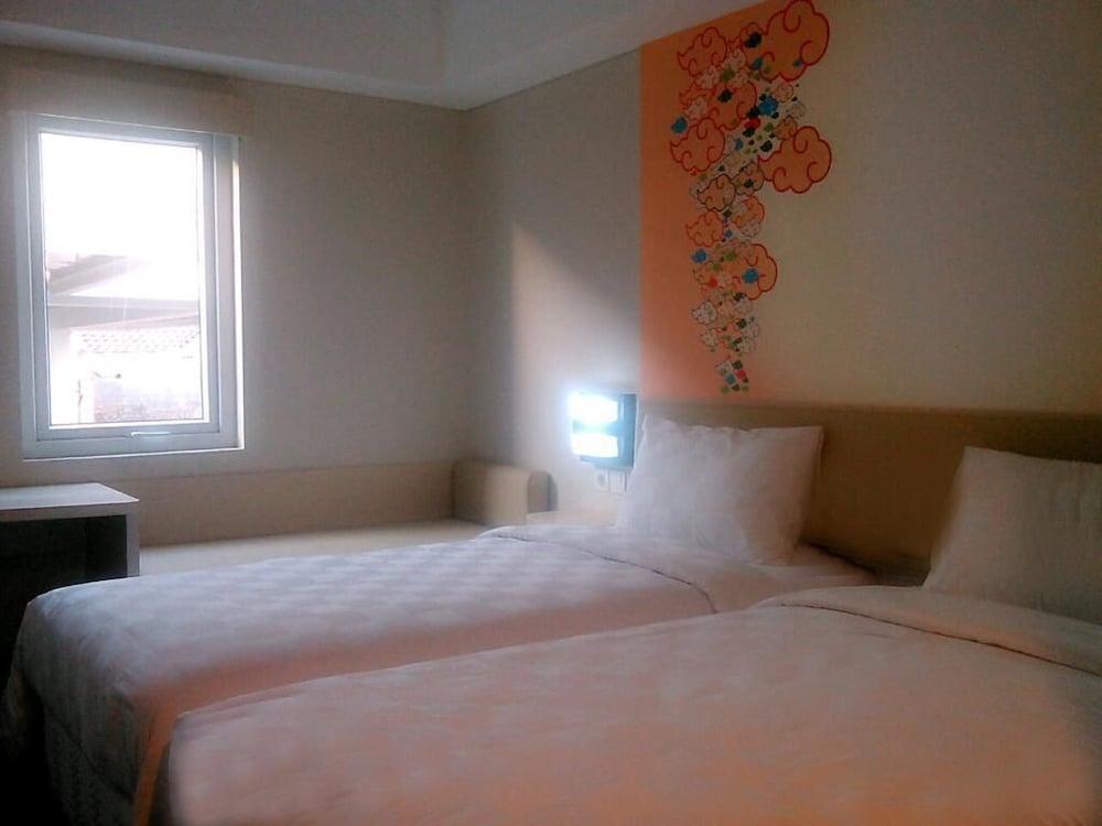 Cordela Hotel Cirebon Eksteriør billede