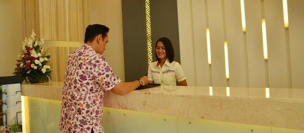 Cordela Hotel Cirebon Eksteriør billede