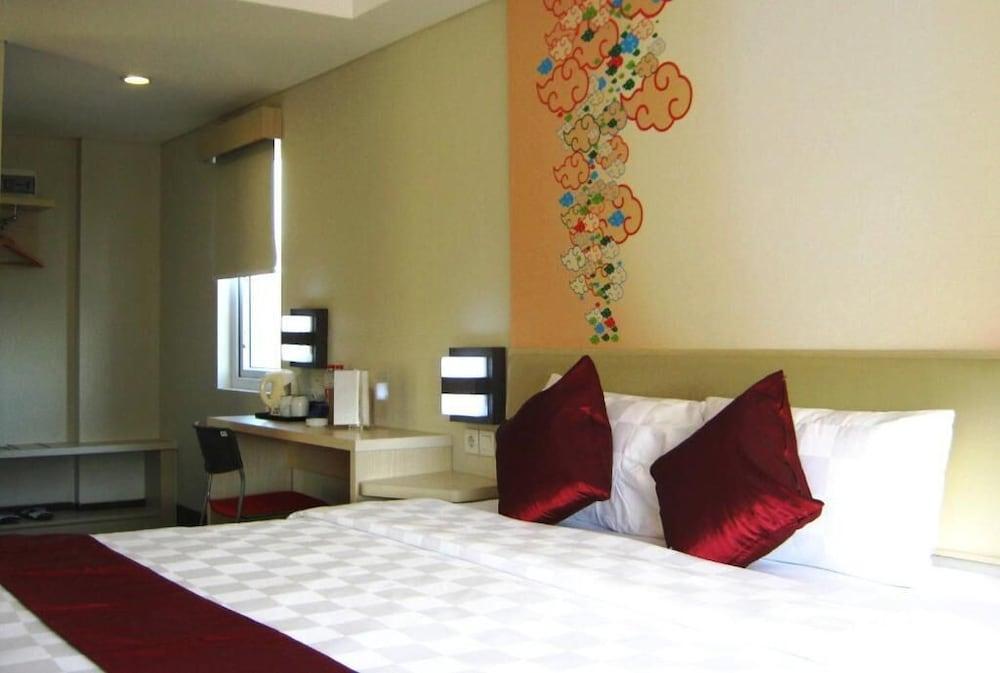 Cordela Hotel Cirebon Eksteriør billede